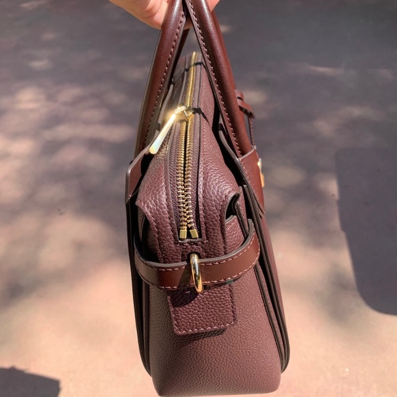 Michael Kors Small Belted Mercer - Picture 6 of 8